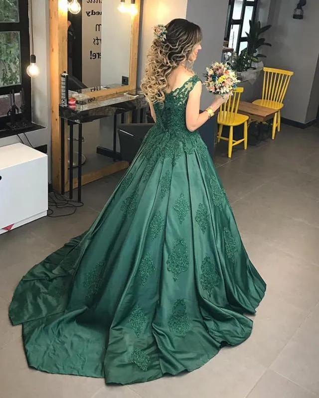 Dark Green Lace Appliques Spaghetti Straps Long Satin Ball Gowns Wedding Dresses